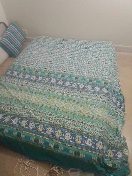 selling spring mattress good condition 0