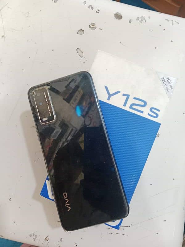 Vivo y 12s 0