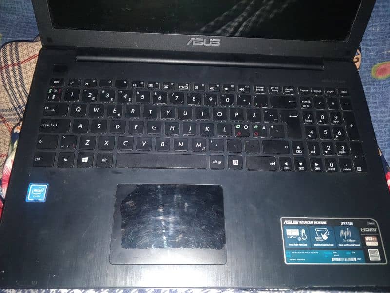 Asus laptop x553 1