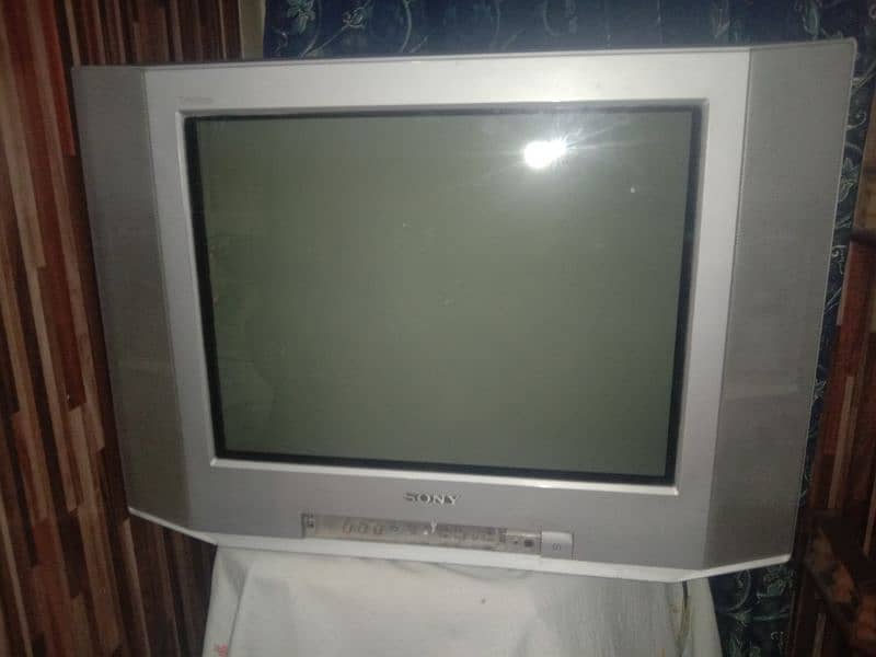 TELEVISION Sony company 28 inches size 1080p resolution 0