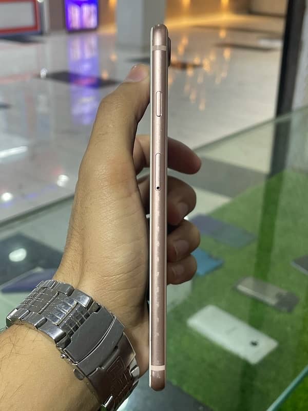 iphone 8 plus 64gb pta approved 4