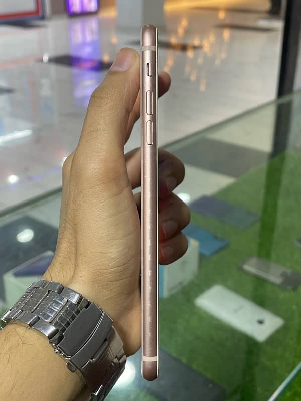 iphone 8 plus 64gb pta approved 5