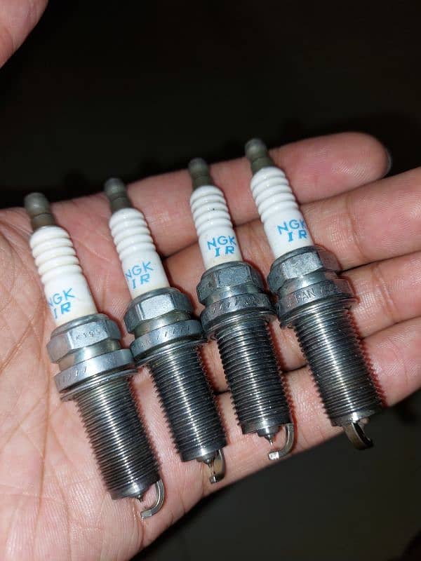 NGK Iridium Spark Plugs DILFR6F-11G double Tip 3