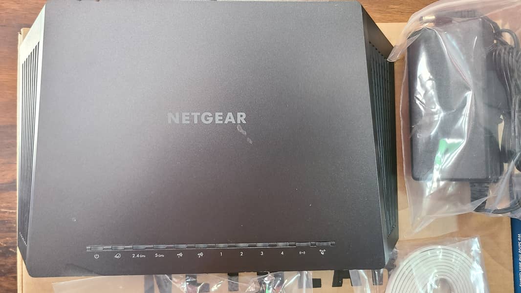 NETGEAR Nighthawk R7000 Smart Wi-Fi Router-AC1900 Wireless  (With Box) 5