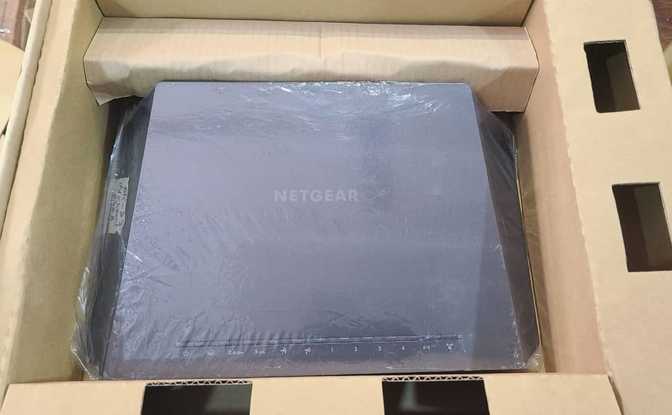 NETGEAR Nighthawk R7000 Smart Wi-Fi Router-AC1900 Wireless  (With Box) 17