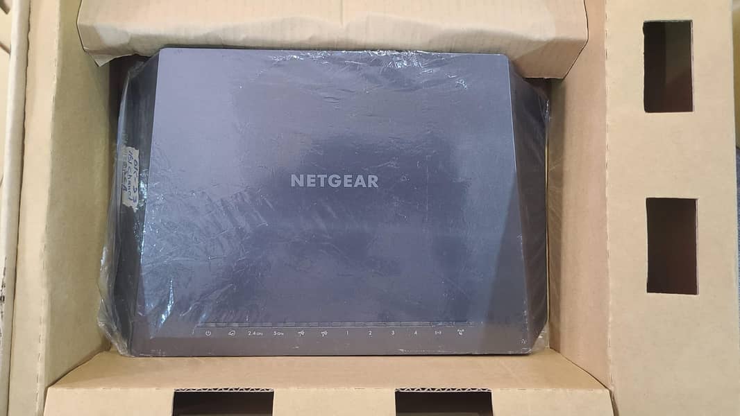 NETGEAR Nighthawk R7000 Smart Wi-Fi Router-AC1900 Wireless  (With Box) 18