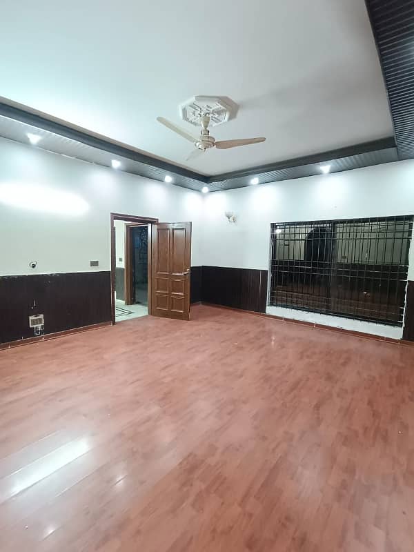 Shadman Colony Society People's Colony Faisalabad Property For Rent Multinational Company Office Plus Family Rehash Kelly 24