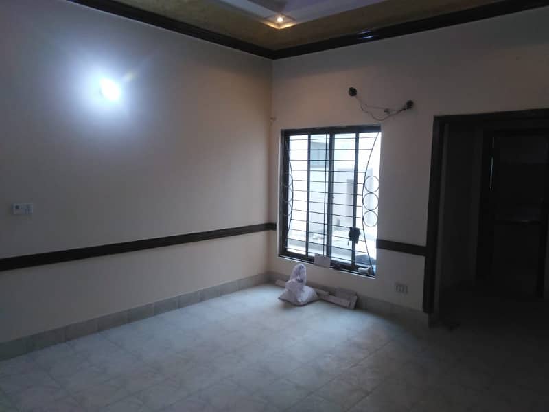 For Rent Ideal Location 12 Marla Double Storey Commercial House 7