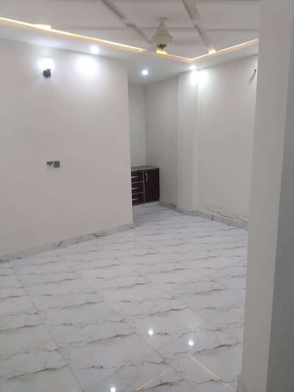 Brand New Flat 2 Bed Abbot Road Near Shaheen Complex Near Shimla Hill Lahore 4