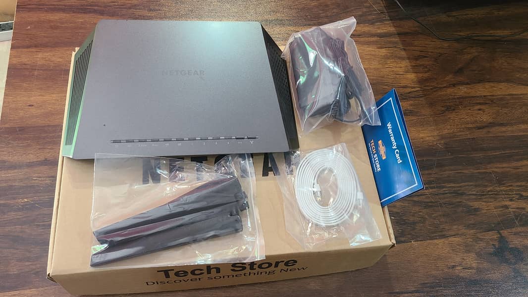 R7000 Netgear Nighthawk Smart Wi-Fi Router-AC1900 Wireless (With Box) 2