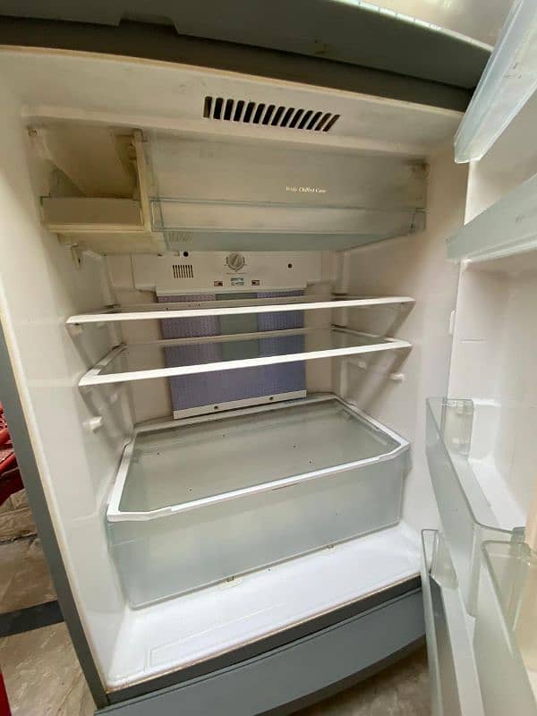 Hitachi extra wide fridge 4