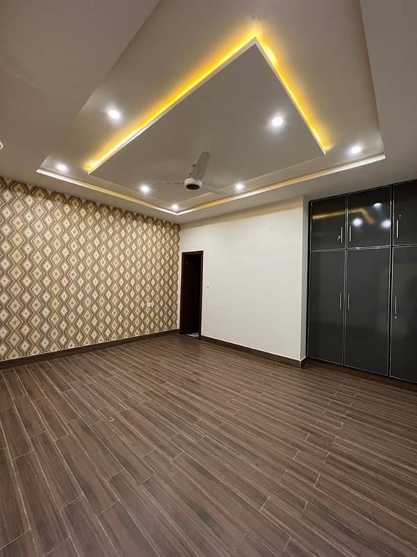 10 Marla Brand New House In Tech Town F Block On Satiyana Road Near Ripha University And Fish Farm Ideal Location Available For Sale 13