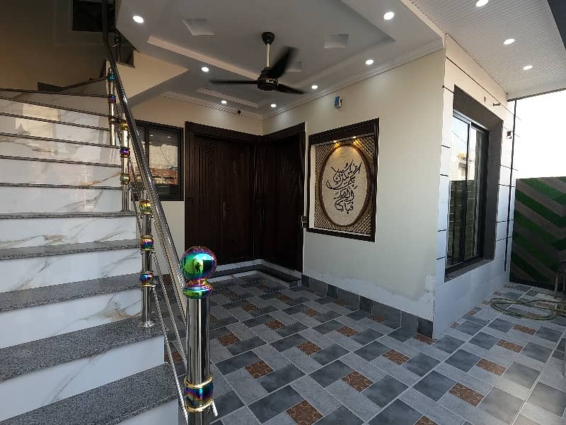 Prime Location 5 Marla Spacious House Is Available In Al Rehman Garden Phase 2 For Sale 3