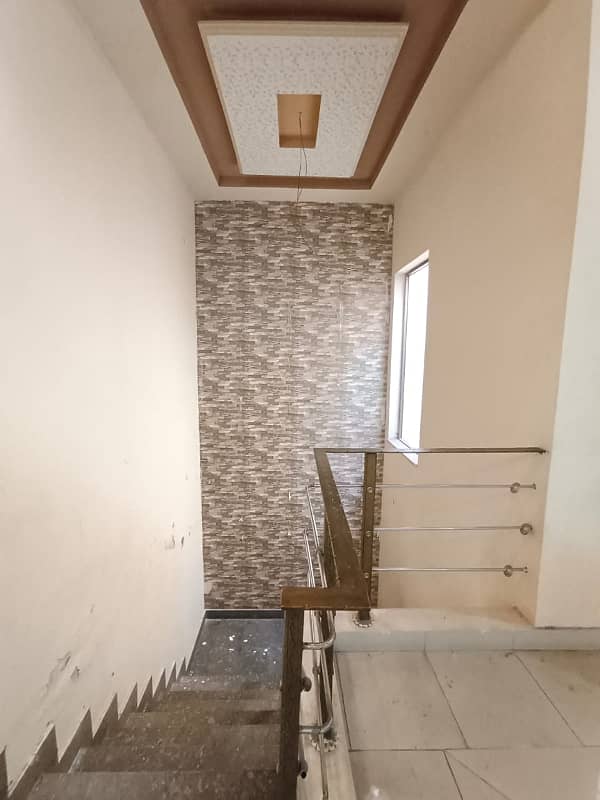 Eden Valley Society Boundary Wall Kanal Road* Faisalabad VIP Location 5 Marla Double Storey House For Rent 10