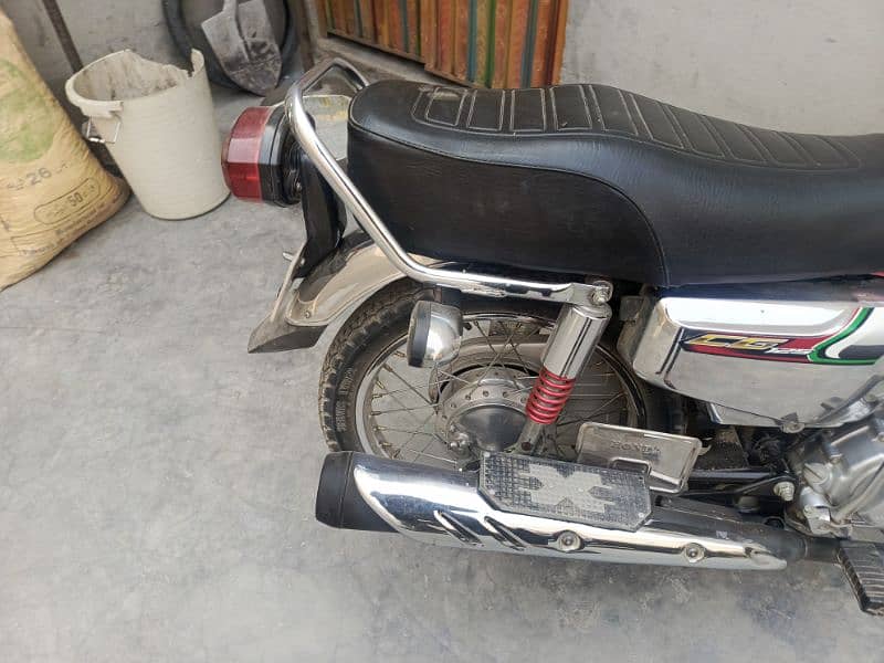 Honda 2023 m model 125 CG 5