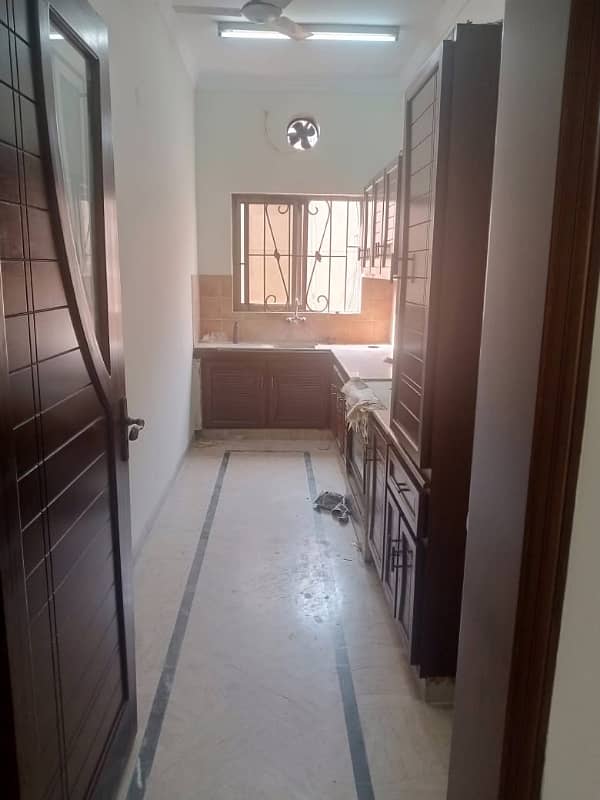 DHA Phase 3, 1 Kanal Upper Portion For Rent With Servant Quarter In Hot Location, Please See The Attached Original Pictures 8