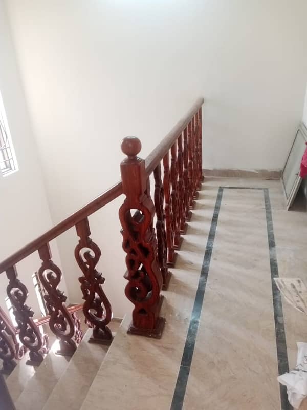 DHA Phase 3, 1 Kanal Upper Portion For Rent With Servant Quarter In Hot Location, Please See The Attached Original Pictures 10