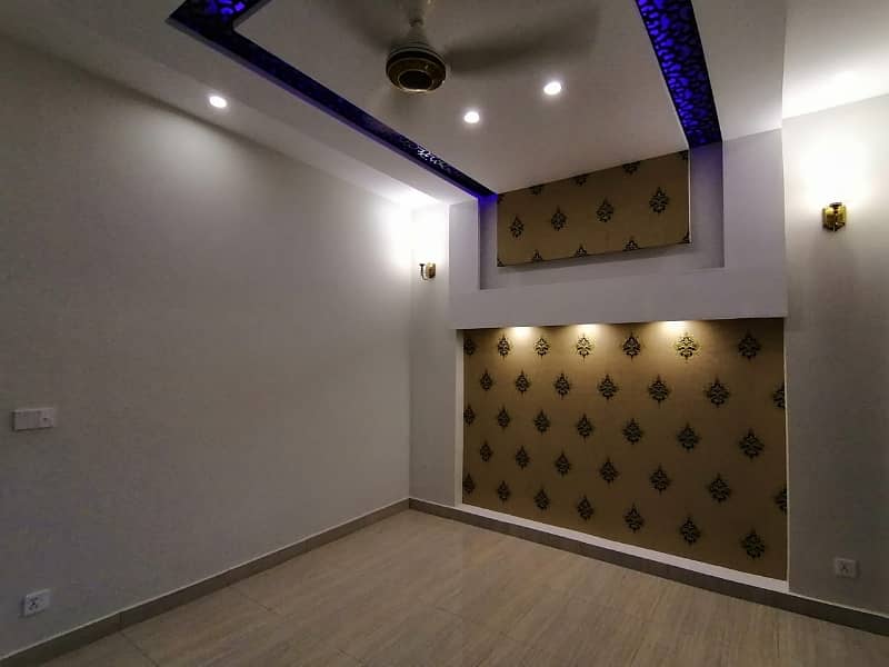 Ideal House In Gulshan-e-Ravi Available For Rs. 40000000 0