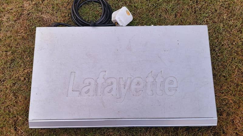 PANASONIC VCR & LAFFA YETTE CD/DVD PLAYER. 10