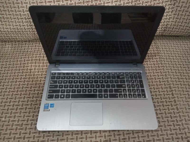 Asus Vivobook i3 5th gen, 4gb/320gb 0