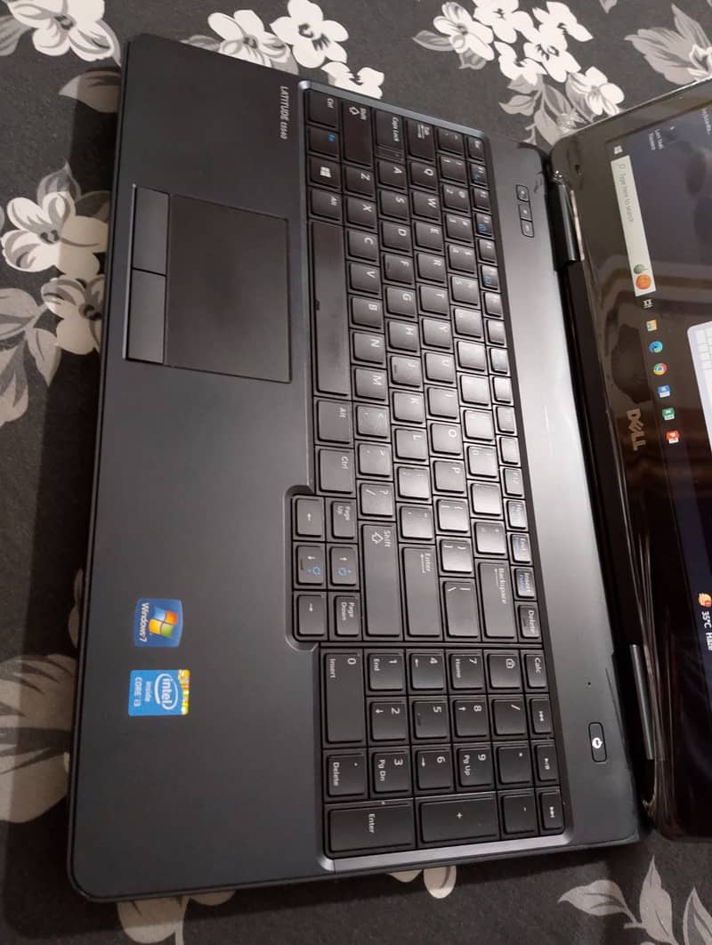 Dell Latitude E5540 2