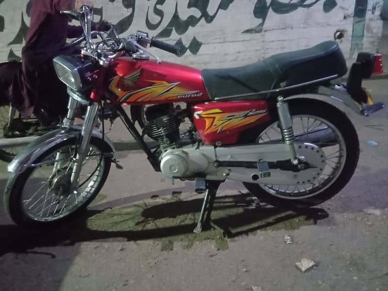 genuine bike hy bilkul saf condition hy 3