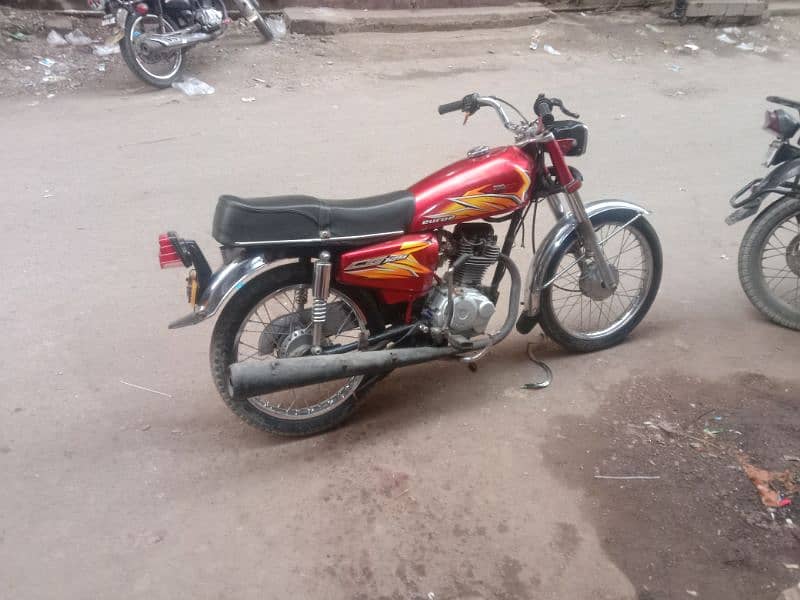 genuine bike hy bilkul saf condition hy 4