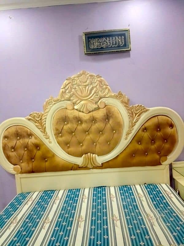 Bed set with Dressing and side Table without matress 3