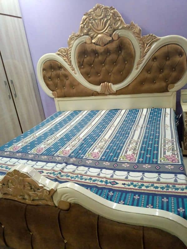 Bed set with Dressing and side Table without matress 4