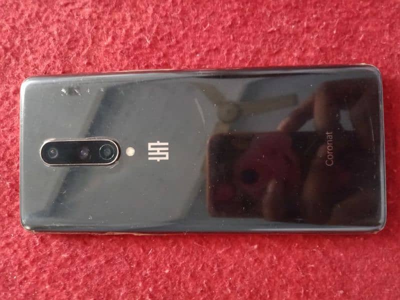 one plus 8 (10/10 condition) 2