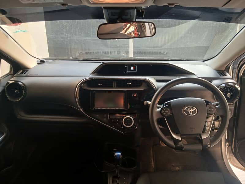 Toyota Aqua 2018 S Package 6