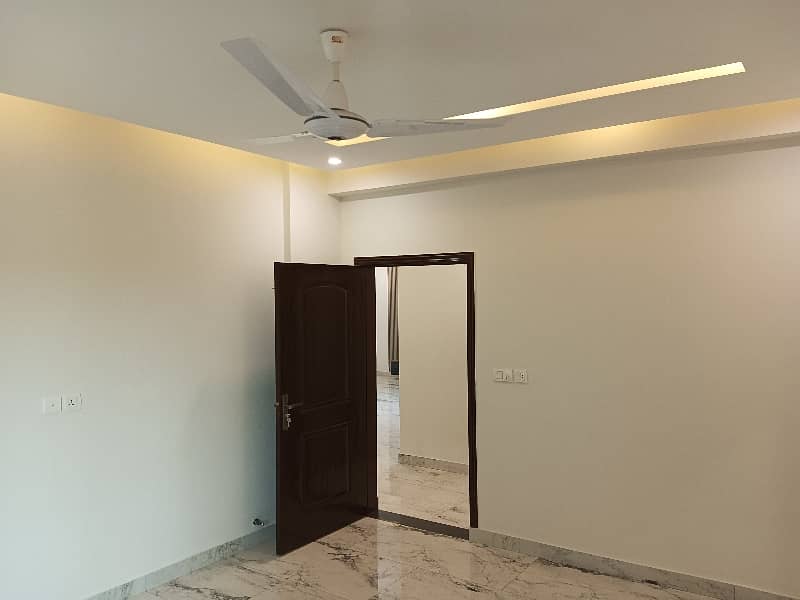 Flat For rent In Rs. 95000 7