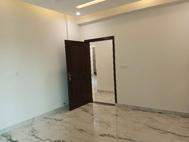 Flat For rent In Rs. 95000 8