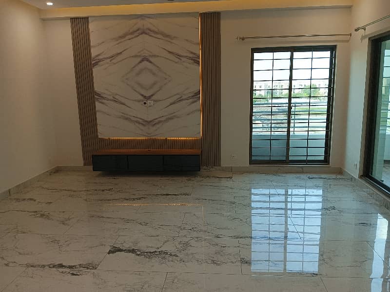 Flat For rent In Rs. 95000 10