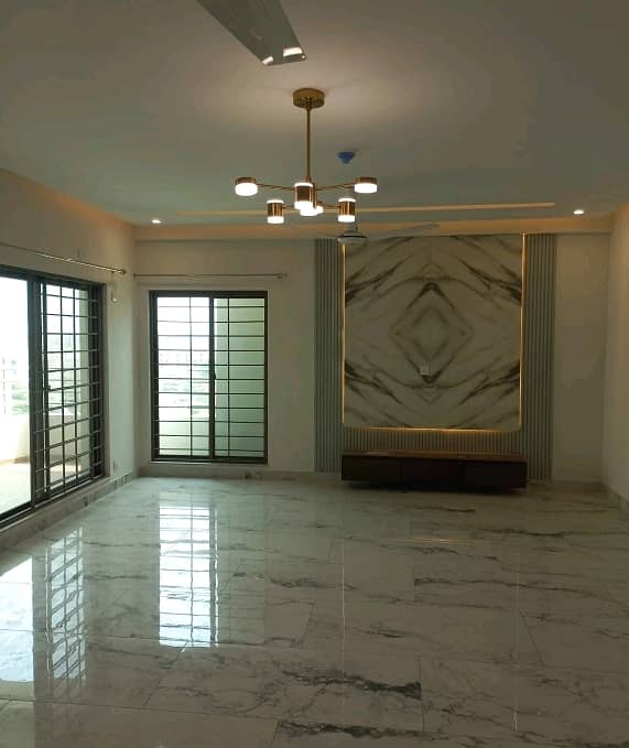 In Askari 11 - Sector D 10 Marla Flat For rent 0