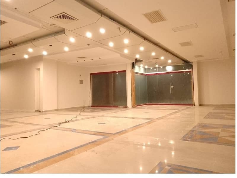 Area 1300 square Feet Brand New Corporation Office Available For Rent in Gulberg 3 Lahore 0