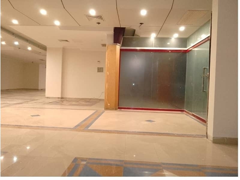 Area 1300 square Feet Brand New Corporation Office Available For Rent in Gulberg 3 Lahore 4