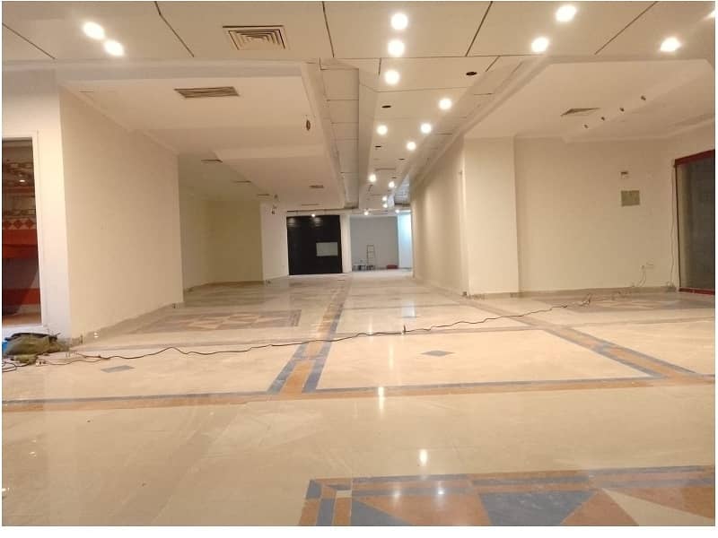 Area 1300 square Feet Brand New Corporation Office Available For Rent in Gulberg 3 Lahore 7