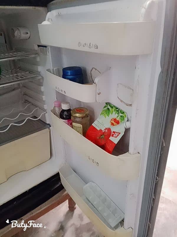 Orient medium size fridge for sale urgent 3