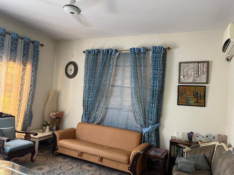 Full House For Rent in i-8/2 Islamabad 2