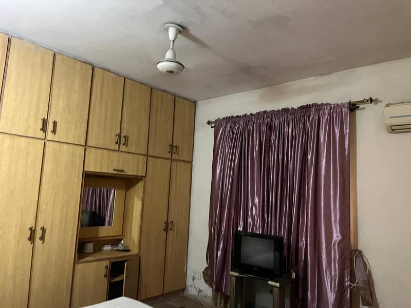 Full House For Rent in i-8/2 Islamabad 9