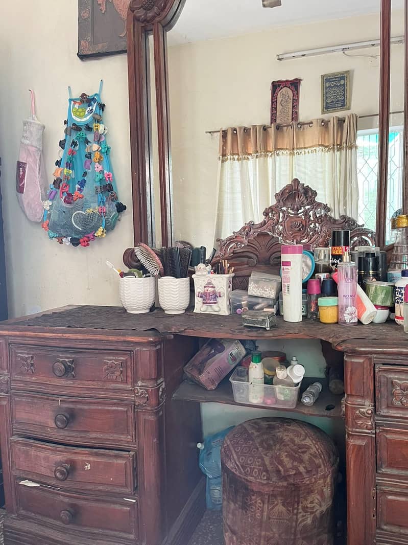 Dressing Table For Sell 2