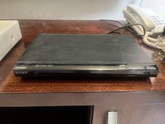 2 DVD players