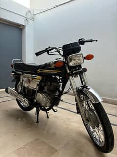 Honda CG 125 SE Special Edition 2021 sep in original condition.