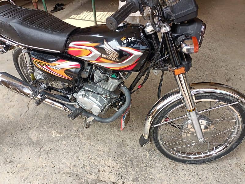 Honda 125 urgent sale 2022 modle lush condition 3