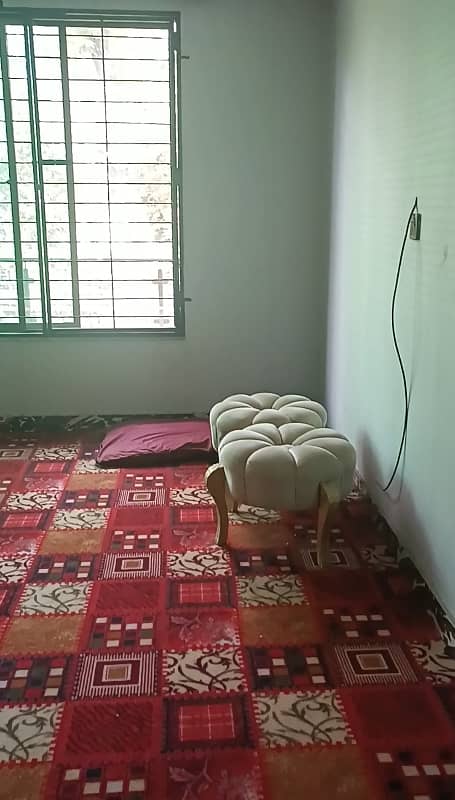 In Gulberg 3 Upper Portion Sized 1 Kanal For Rent 4