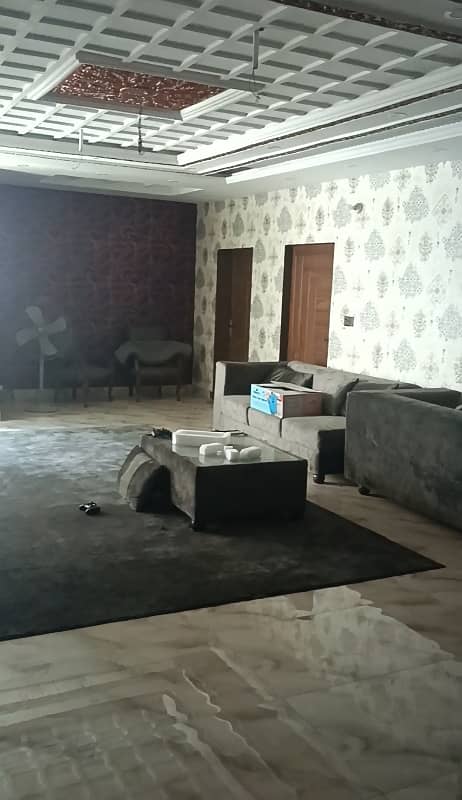 In Gulberg 3 Upper Portion Sized 1 Kanal For Rent 6