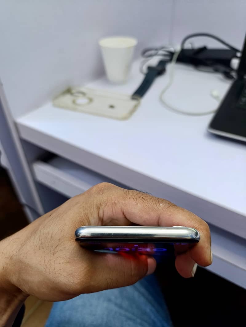 iphone x silver 256 gb pta approved in lush condition 5