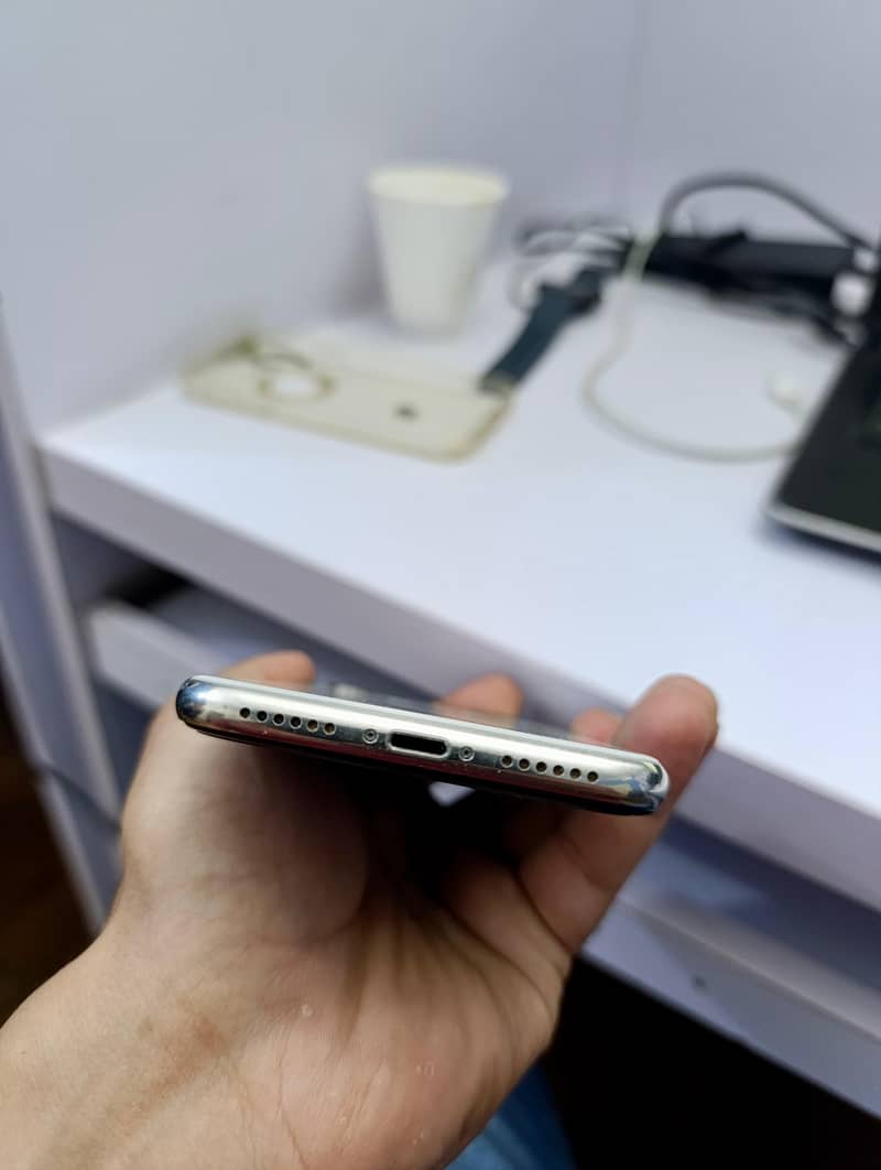 iphone x silver 256 gb pta approved in lush condition 6