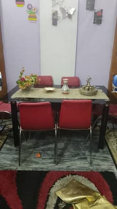 6 sister dining table new condition